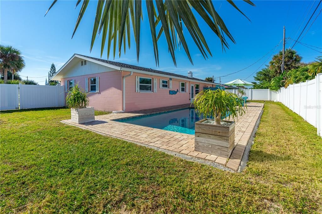 For Sale: $459,000 (3 beds, 2 baths, 1040 Square Feet)