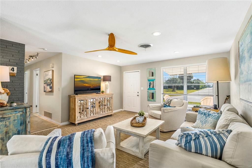 For Sale: $459,000 (3 beds, 2 baths, 1040 Square Feet)