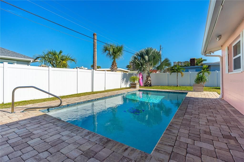 For Sale: $459,000 (3 beds, 2 baths, 1040 Square Feet)