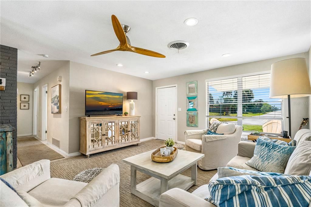 For Sale: $459,000 (3 beds, 2 baths, 1040 Square Feet)