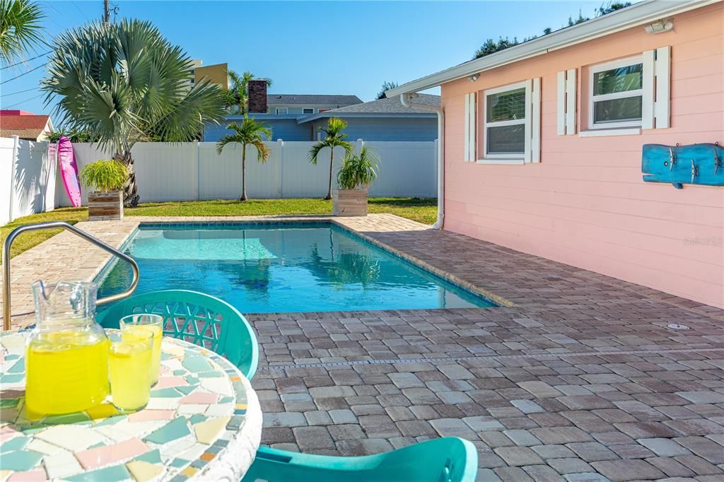 For Sale: $459,000 (3 beds, 2 baths, 1040 Square Feet)