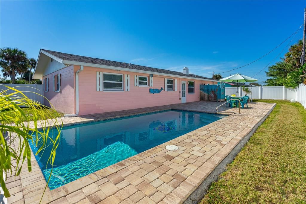 For Sale: $459,000 (3 beds, 2 baths, 1040 Square Feet)