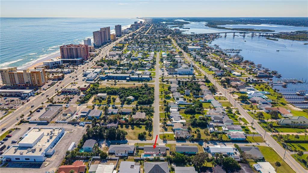 For Sale: $459,000 (3 beds, 2 baths, 1040 Square Feet)