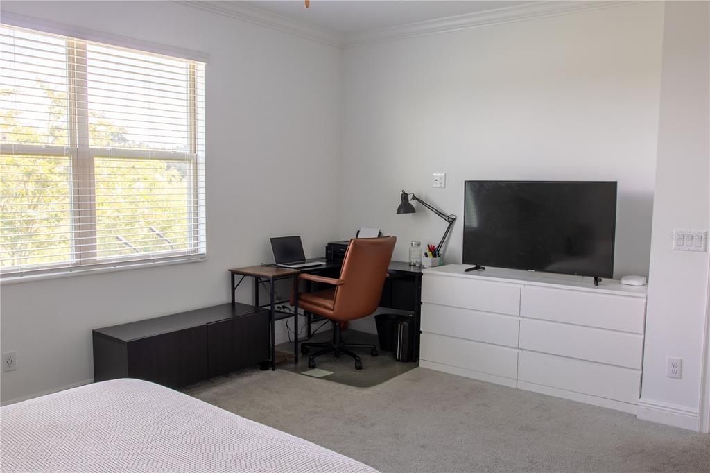 For Rent: $2,550 (3 beds, 2 baths, 1968 Square Feet)