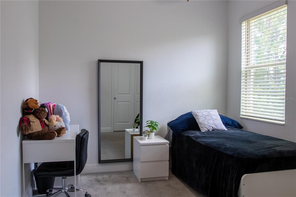 For Rent: $2,550 (3 beds, 2 baths, 1968 Square Feet)