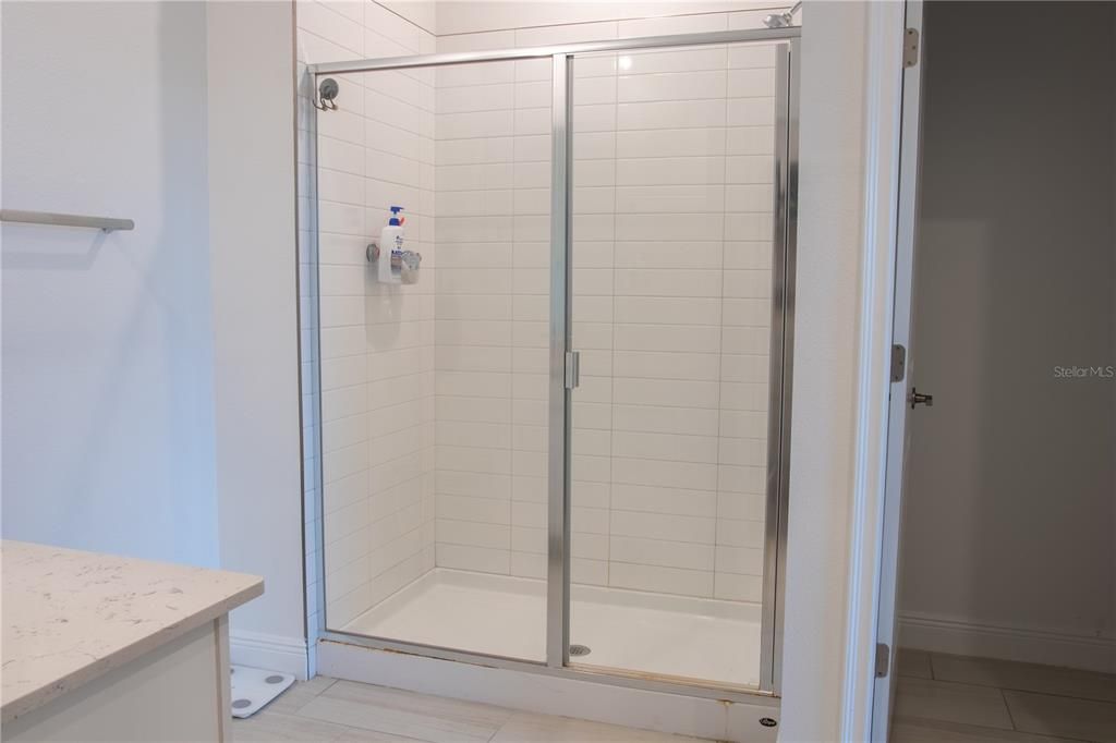 For Rent: $2,550 (3 beds, 2 baths, 1968 Square Feet)