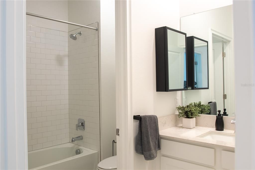 For Rent: $2,550 (3 beds, 2 baths, 1968 Square Feet)