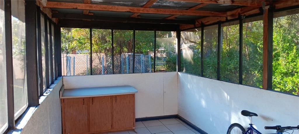 For Sale: $259,000 (4 beds, 2 baths, 1652 Square Feet)