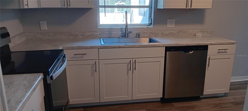 For Sale: $259,000 (4 beds, 2 baths, 1652 Square Feet)