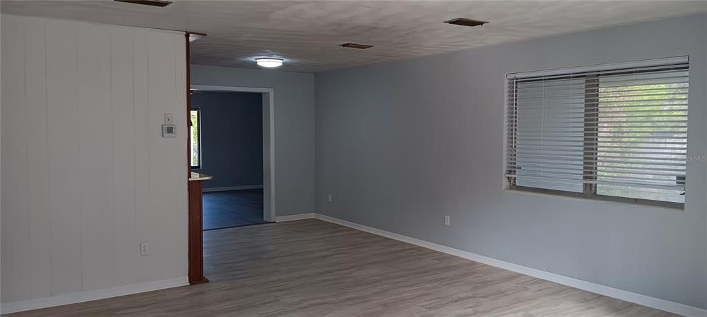 For Sale: $259,000 (4 beds, 2 baths, 1652 Square Feet)