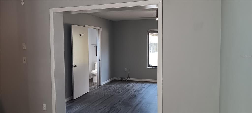 For Sale: $259,000 (4 beds, 2 baths, 1652 Square Feet)