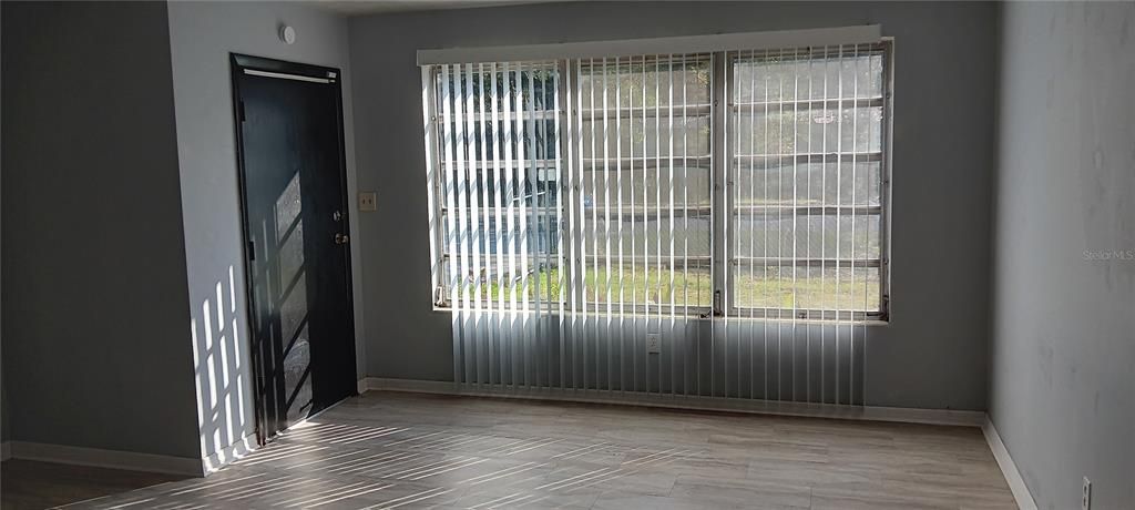 For Sale: $259,000 (4 beds, 2 baths, 1652 Square Feet)