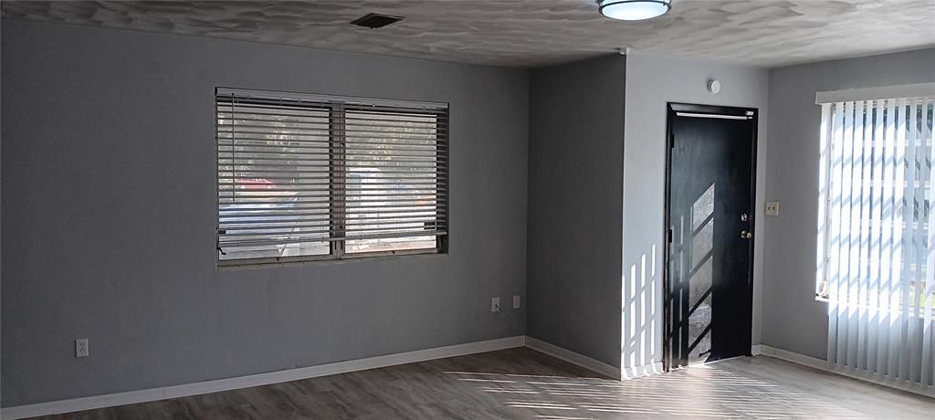 For Sale: $259,000 (4 beds, 2 baths, 1652 Square Feet)