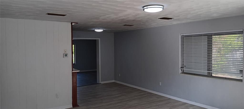 For Sale: $259,000 (4 beds, 2 baths, 1652 Square Feet)