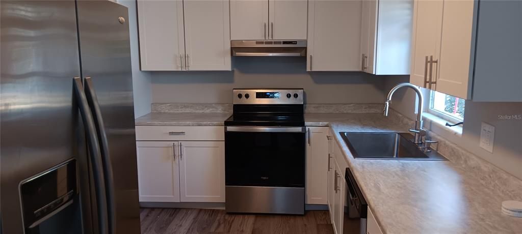 For Sale: $259,000 (4 beds, 2 baths, 1652 Square Feet)