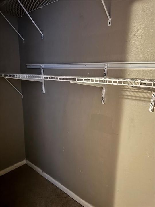 待售: $195,000 (2 贝兹, 1 浴室, 896 平方英尺)