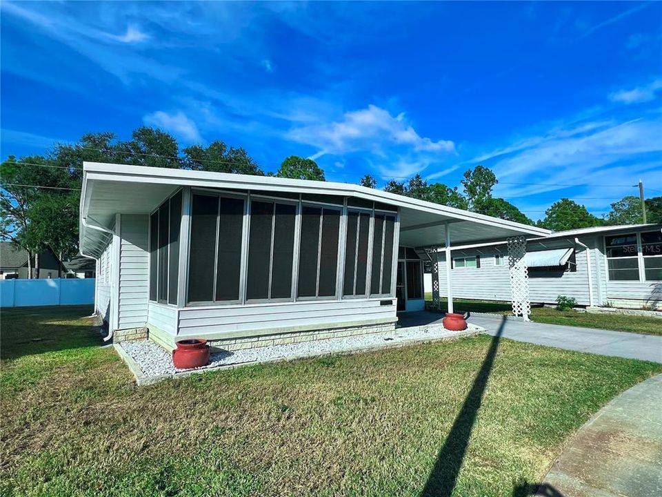 Active With Contract: $79,500 (2 beds, 1 baths, 750 Square Feet)