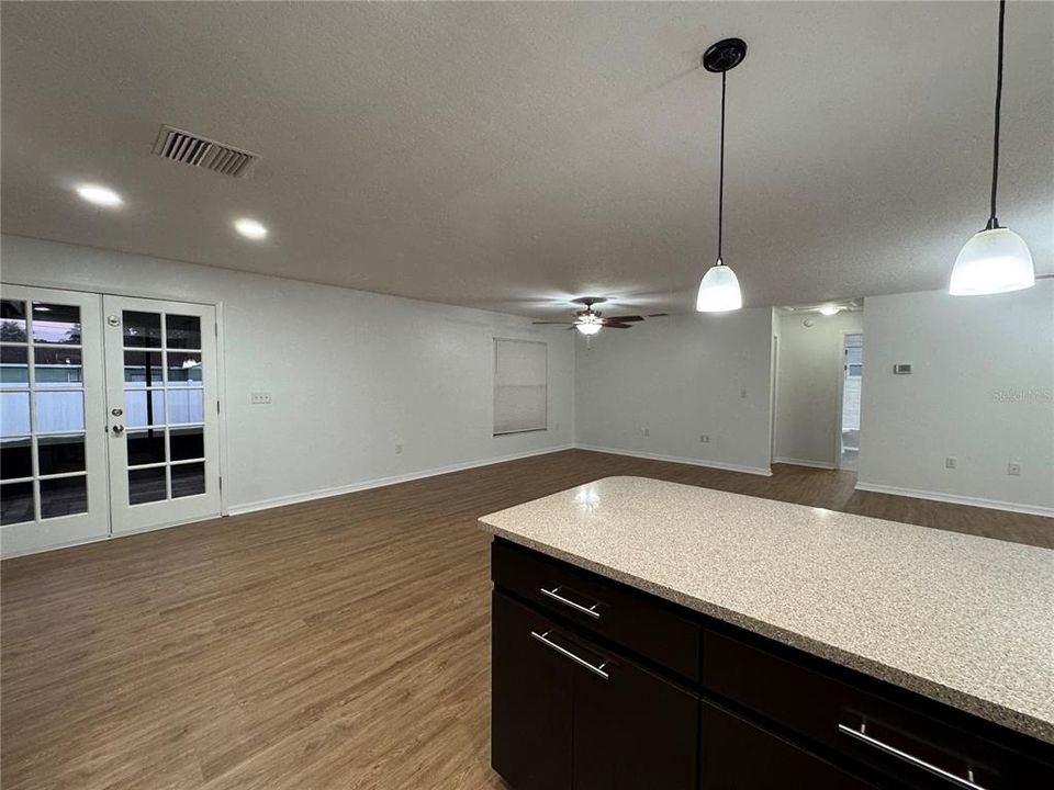 待售: $315,000 (3 贝兹, 2 浴室, 1440 平方英尺)