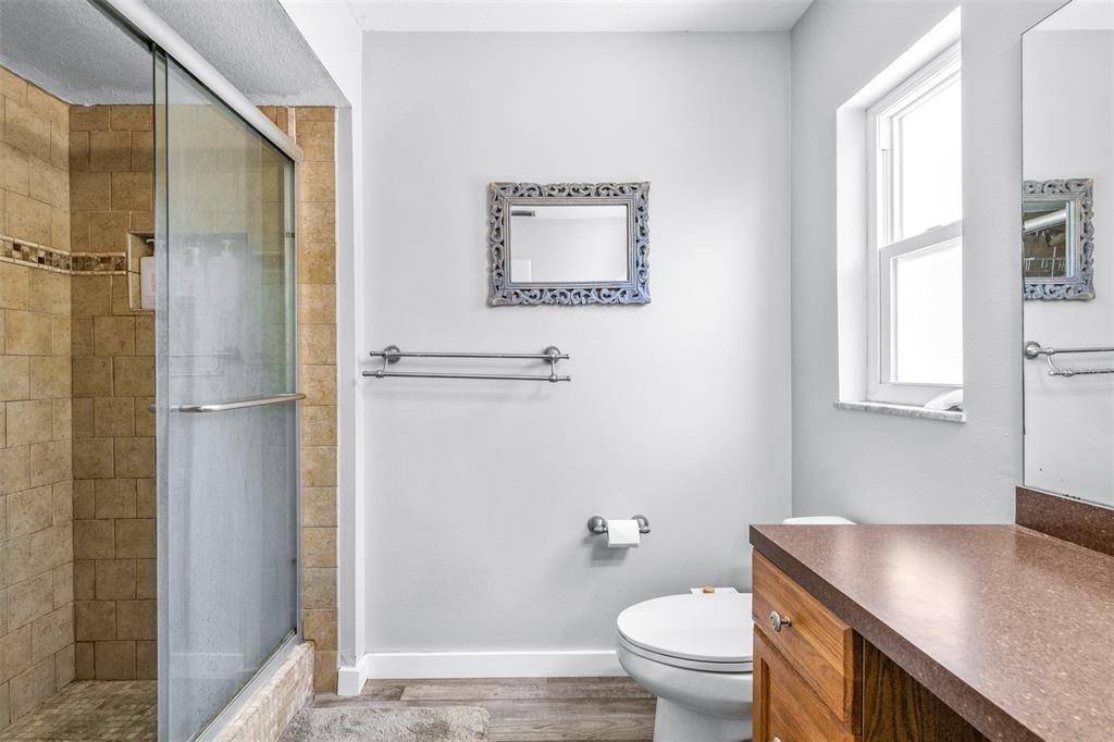 En Venta: $550,000 (4 camas, 2 baños, 2043 Pies cuadrados)