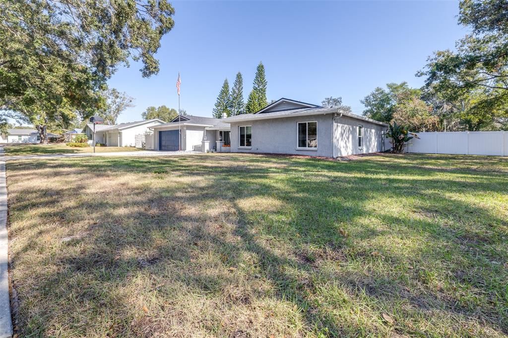 En Venta: $550,000 (4 camas, 2 baños, 2043 Pies cuadrados)