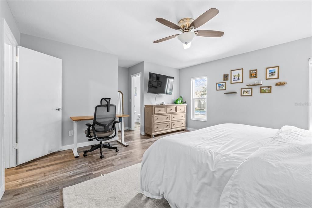 En Venta: $550,000 (4 camas, 2 baños, 2043 Pies cuadrados)