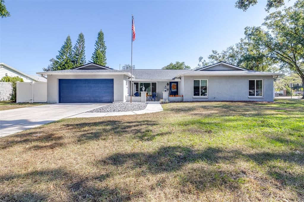 En Venta: $550,000 (4 camas, 2 baños, 2043 Pies cuadrados)