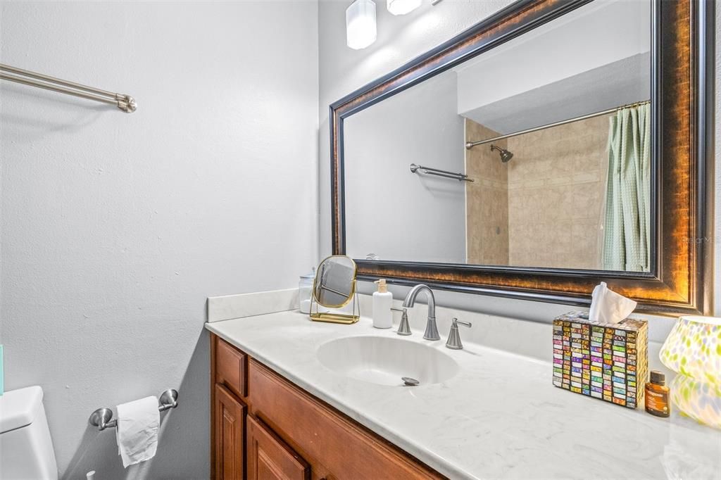 En Venta: $550,000 (4 camas, 2 baños, 2043 Pies cuadrados)