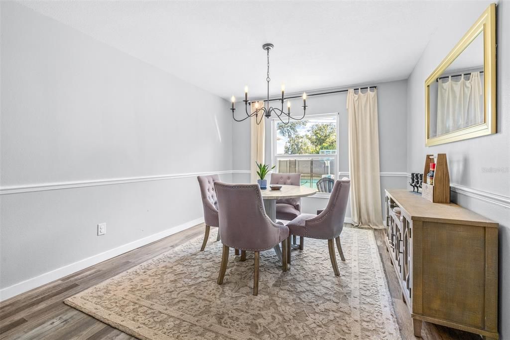 En Venta: $550,000 (4 camas, 2 baños, 2043 Pies cuadrados)