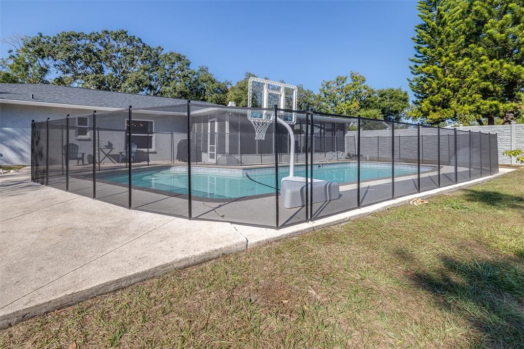 En Venta: $550,000 (4 camas, 2 baños, 2043 Pies cuadrados)