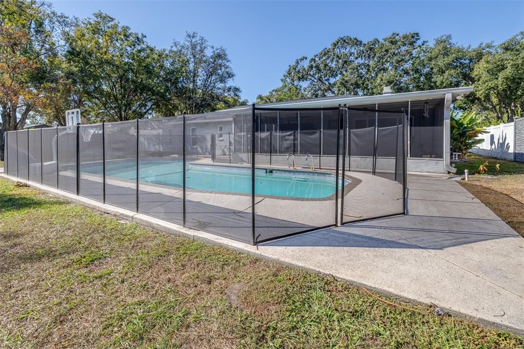 En Venta: $550,000 (4 camas, 2 baños, 2043 Pies cuadrados)