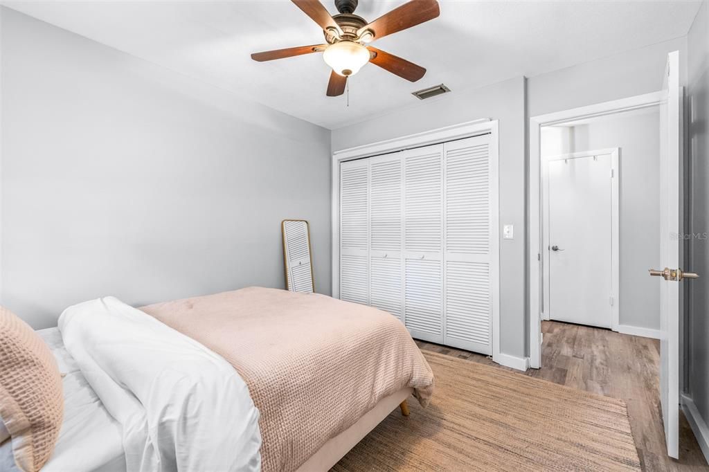 En Venta: $550,000 (4 camas, 2 baños, 2043 Pies cuadrados)