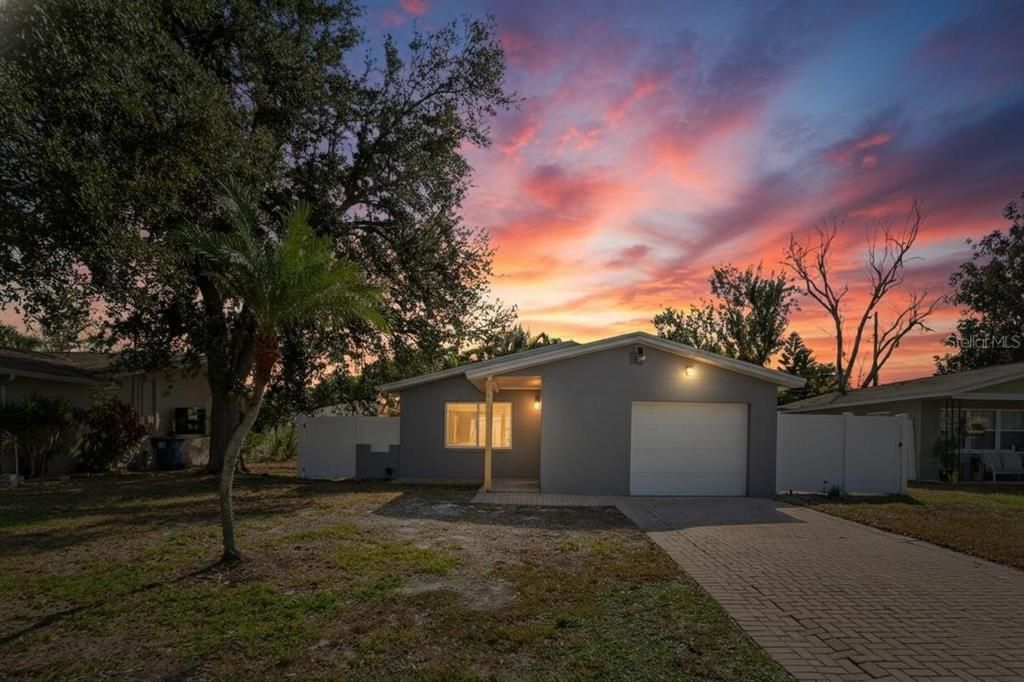 待售: $335,000 (3 贝兹, 2 浴室, 1256 平方英尺)