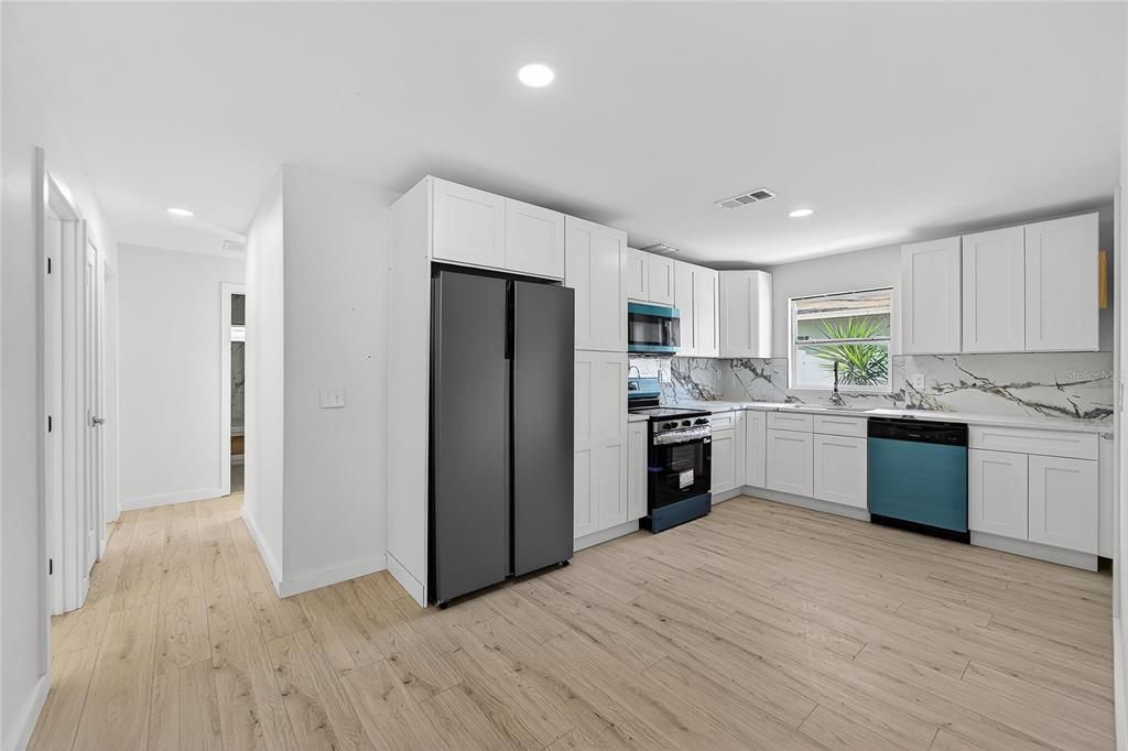 待售: $335,000 (3 贝兹, 2 浴室, 1256 平方英尺)