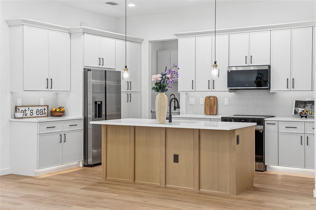 待售: $409,000 (3 贝兹, 2 浴室, 1592 平方英尺)