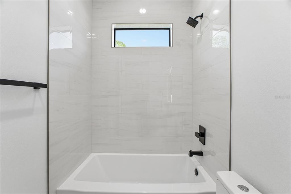 待售: $409,000 (3 贝兹, 2 浴室, 1592 平方英尺)