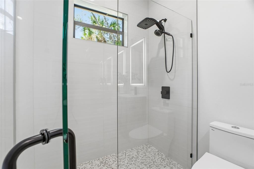 待售: $409,000 (3 贝兹, 2 浴室, 1592 平方英尺)