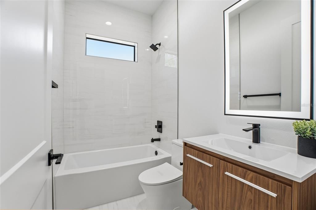 待售: $409,000 (3 贝兹, 2 浴室, 1592 平方英尺)