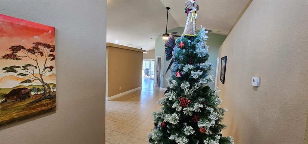 出租: $2,300 (4 贝兹, 2 浴室, 1694 平方英尺)