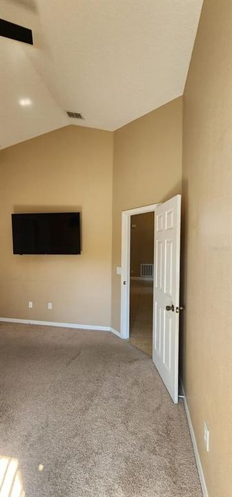 出租: $2,300 (4 贝兹, 2 浴室, 1694 平方英尺)