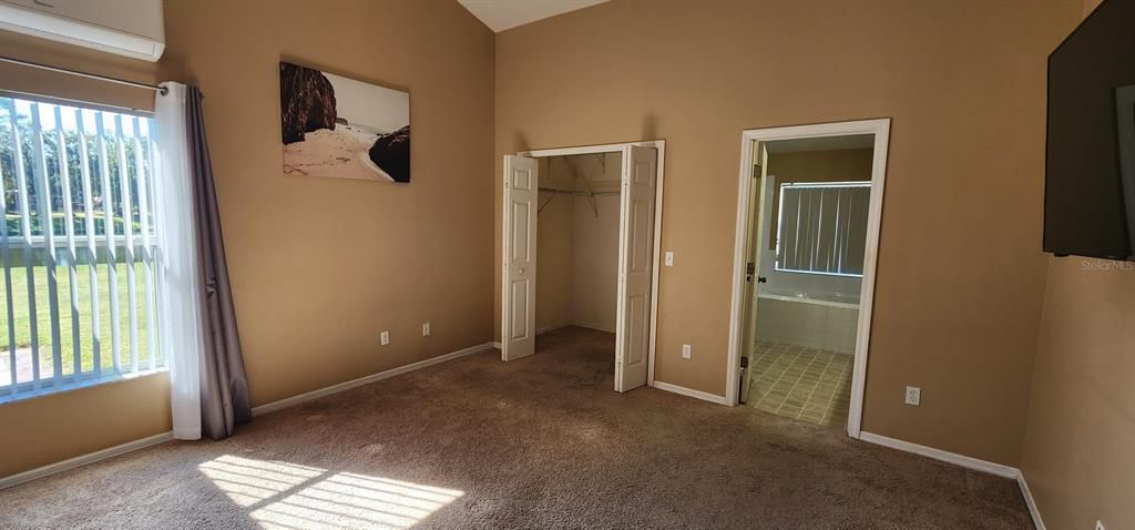 出租: $2,300 (4 贝兹, 2 浴室, 1694 平方英尺)