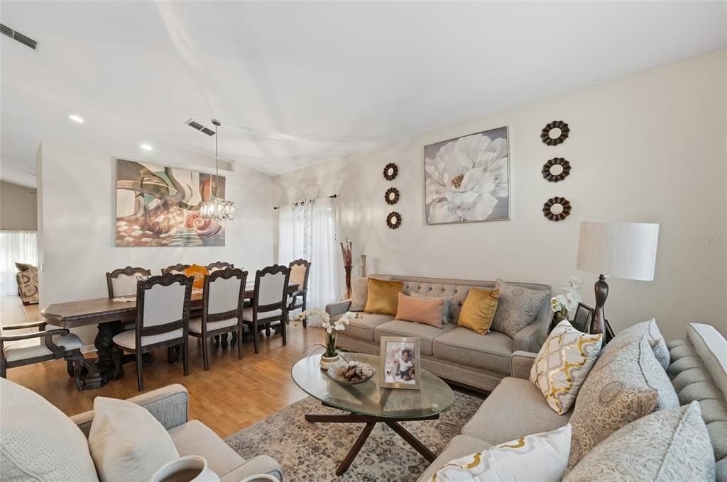 На продажу: $425,000 (4 спален, 2 ванн, 2868 Квадратных фут)