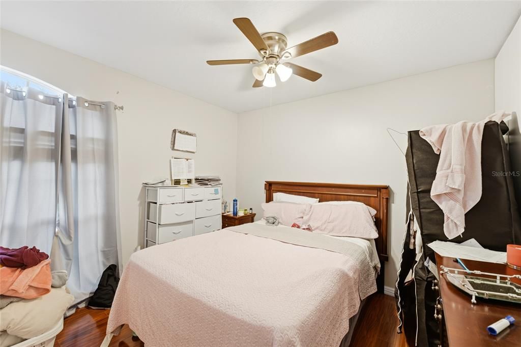 На продажу: $425,000 (4 спален, 2 ванн, 2868 Квадратных фут)