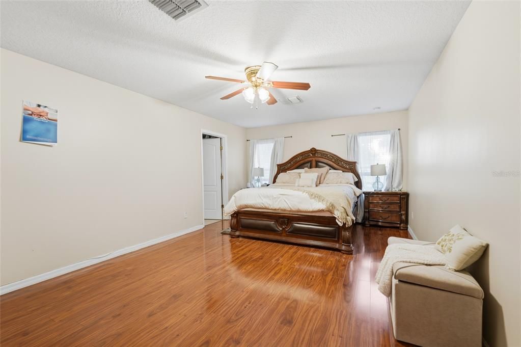 На продажу: $425,000 (4 спален, 2 ванн, 2868 Квадратных фут)