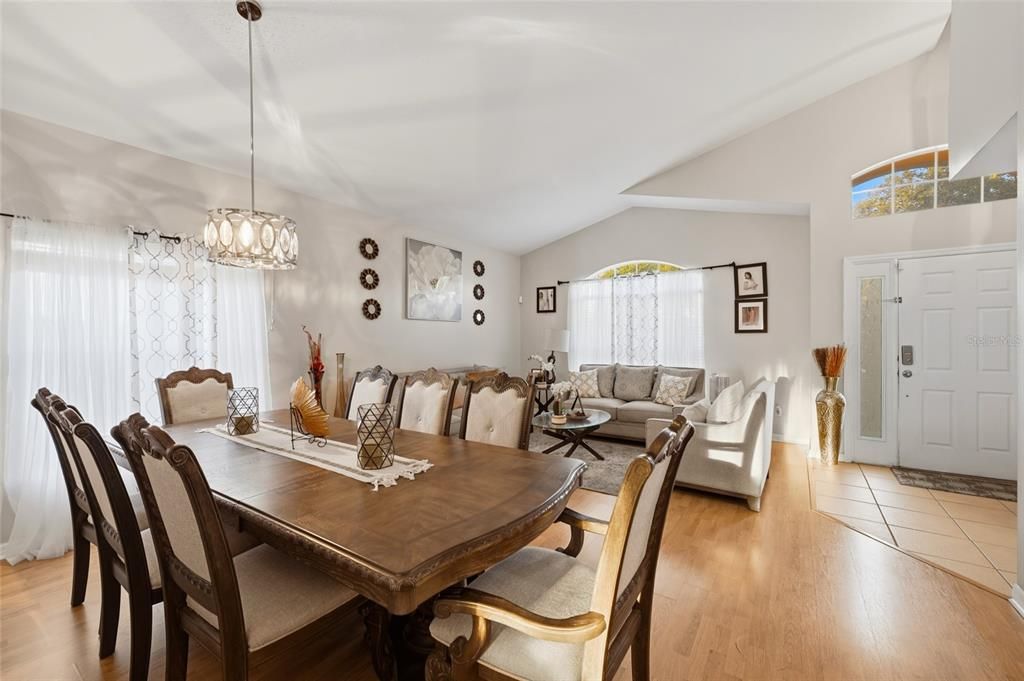 На продажу: $425,000 (4 спален, 2 ванн, 2868 Квадратных фут)