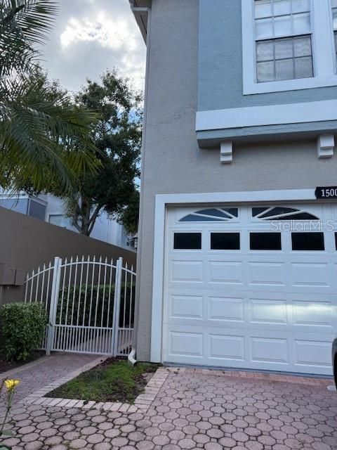 Active With Contract: $2,800 (3 beds, 2 baths, 2776 Square Feet)