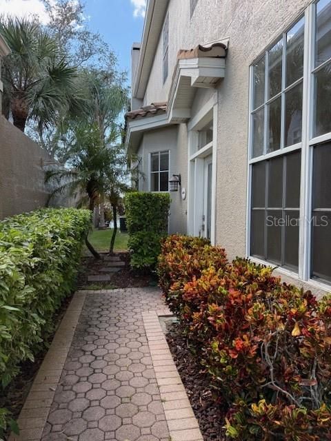 Active With Contract: $2,800 (3 beds, 2 baths, 2776 Square Feet)