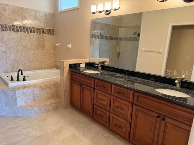 Active With Contract: $2,800 (3 beds, 2 baths, 2776 Square Feet)