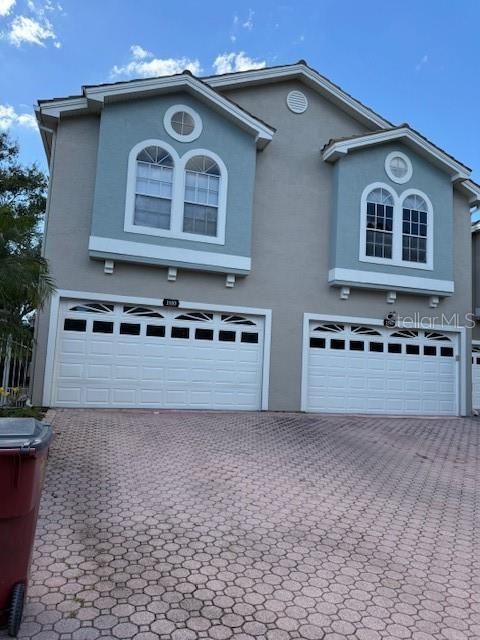 Active With Contract: $2,800 (3 beds, 2 baths, 2776 Square Feet)