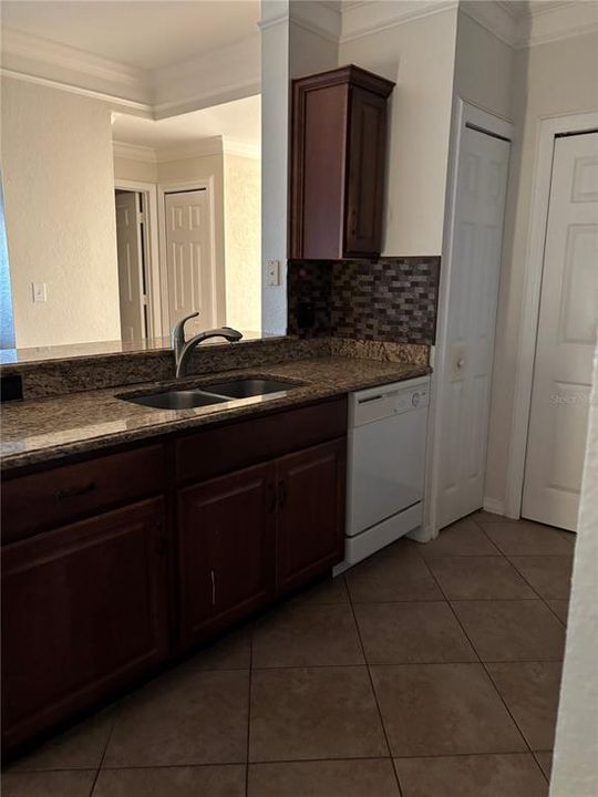 For Rent: $1,950 (3 beds, 2 baths, 1232 Square Feet)