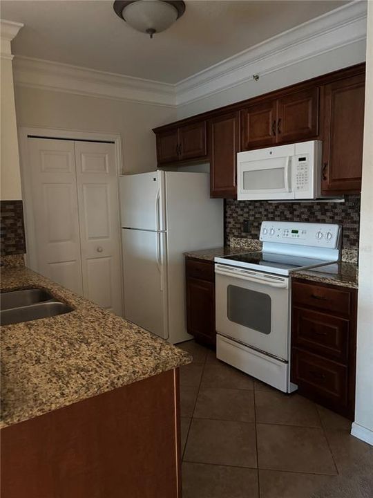 For Rent: $1,950 (3 beds, 2 baths, 1232 Square Feet)
